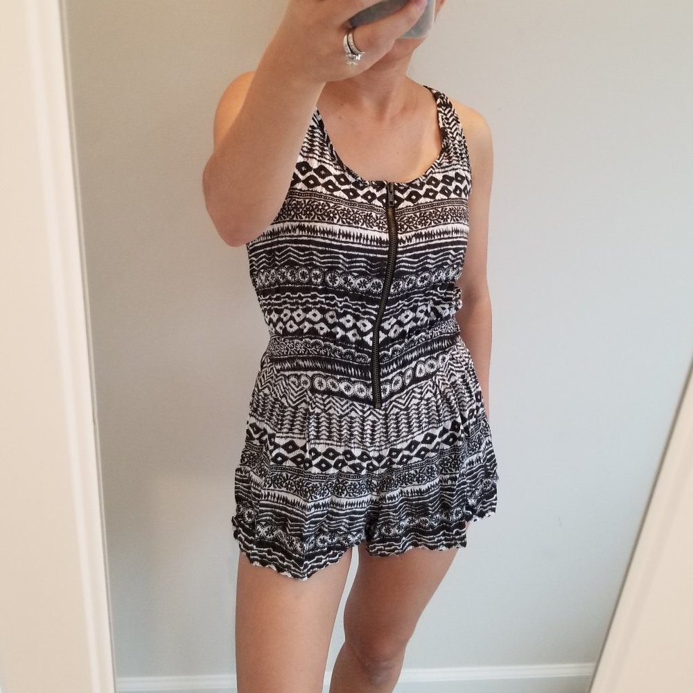 Forever 21 Romper Front Zip Black White Size S/P